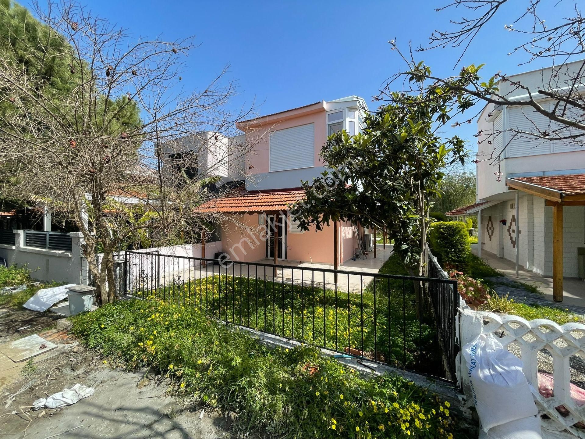 İzmir Çeşme Yalı Mahallesi Atakent Sitesinde Dubleks Villa! - Görsel 27