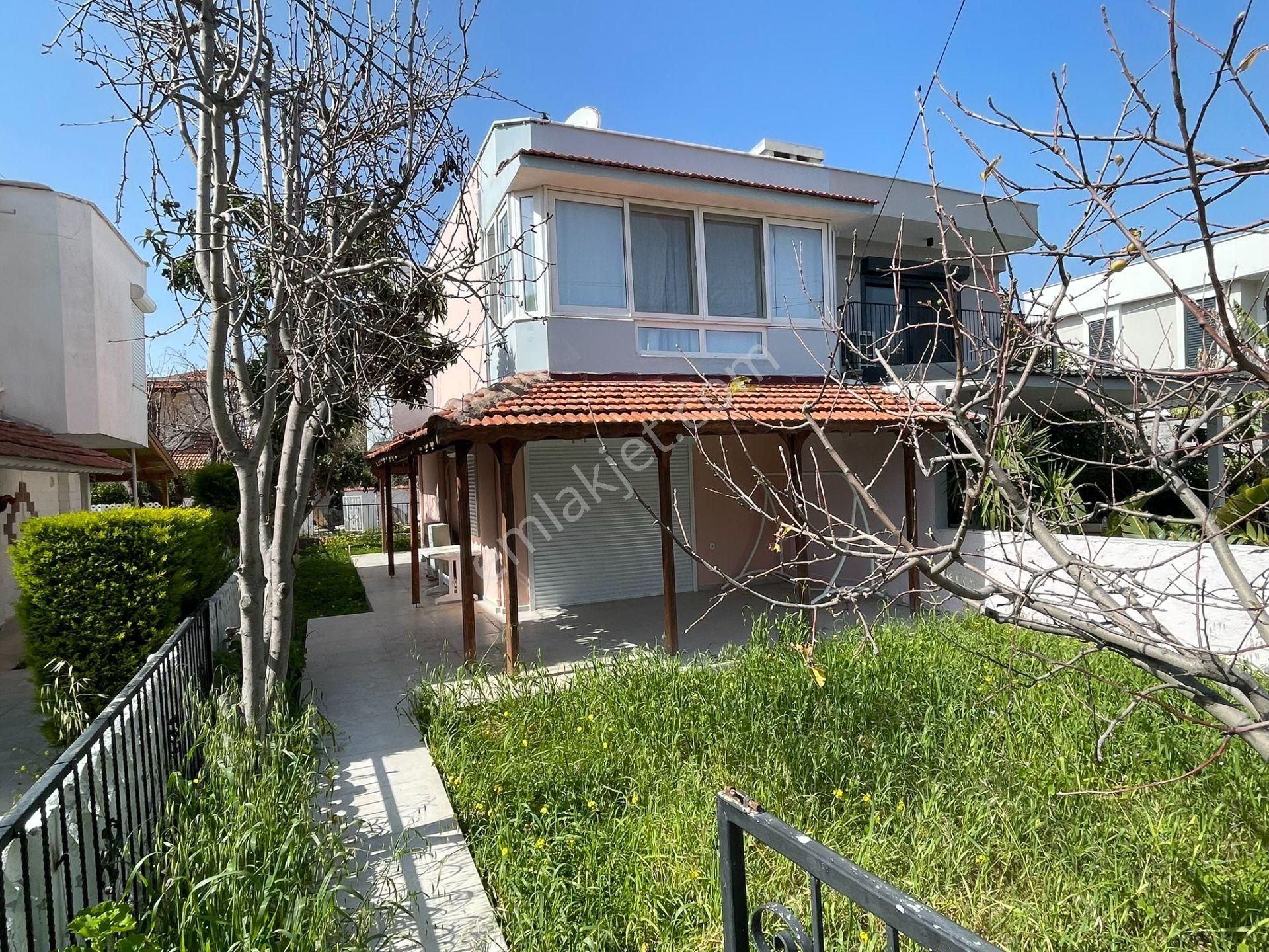 İzmir Çeşme Yalı Mahallesi Atakent Sitesinde Dubleks Villa! - Görsel 30