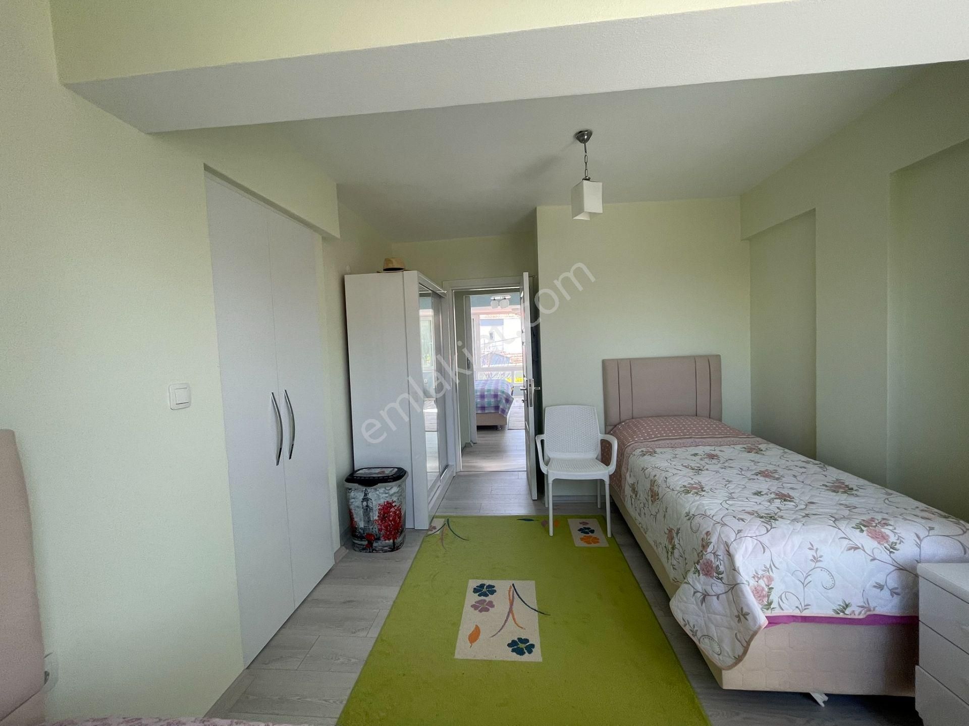 İzmir Çeşme Yalı Mahallesi Atakent Sitesinde Dubleks Villa! - Görsel 18