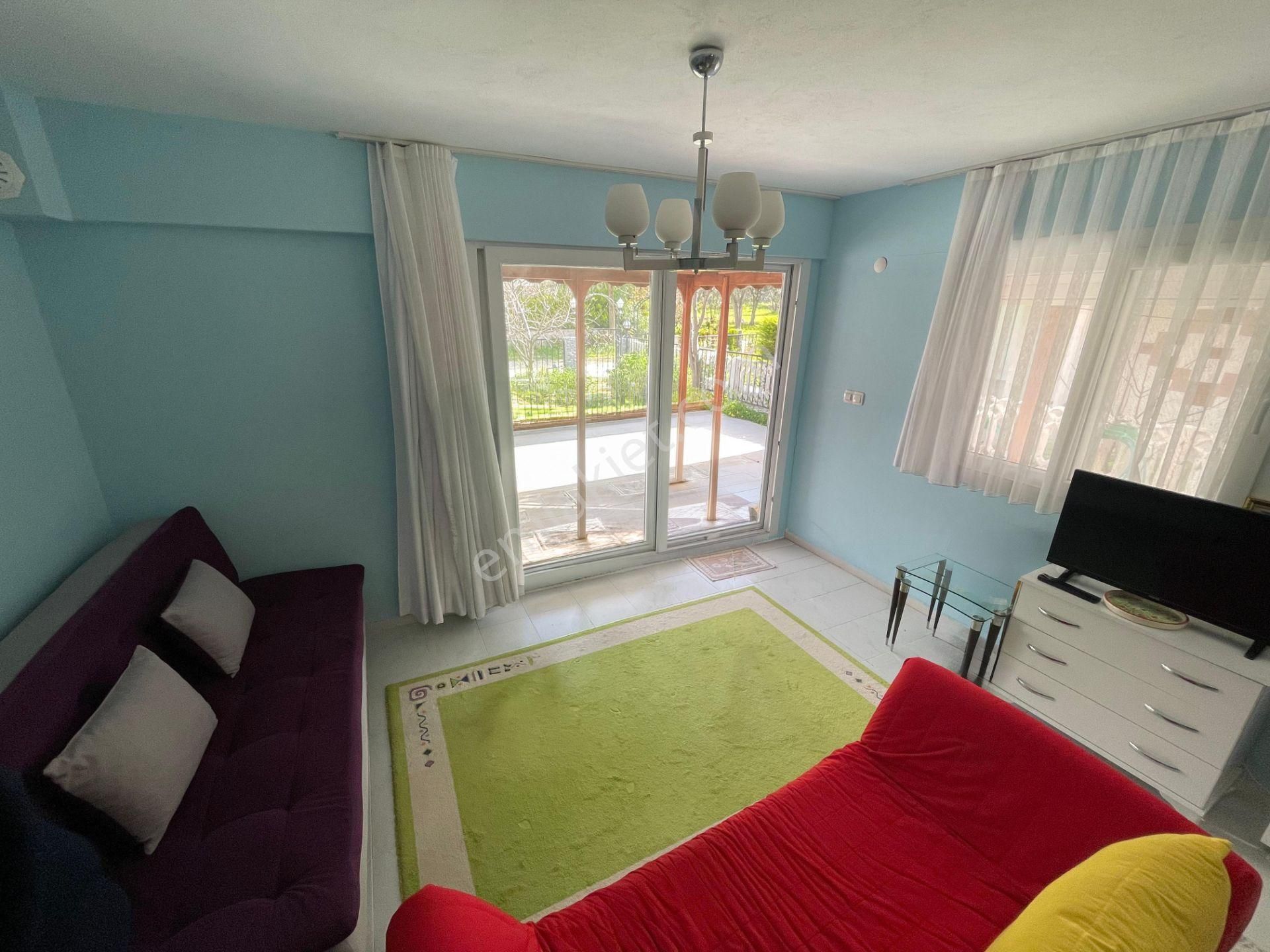 İzmir Çeşme Yalı Mahallesi Atakent Sitesinde Dubleks Villa! - Görsel 3