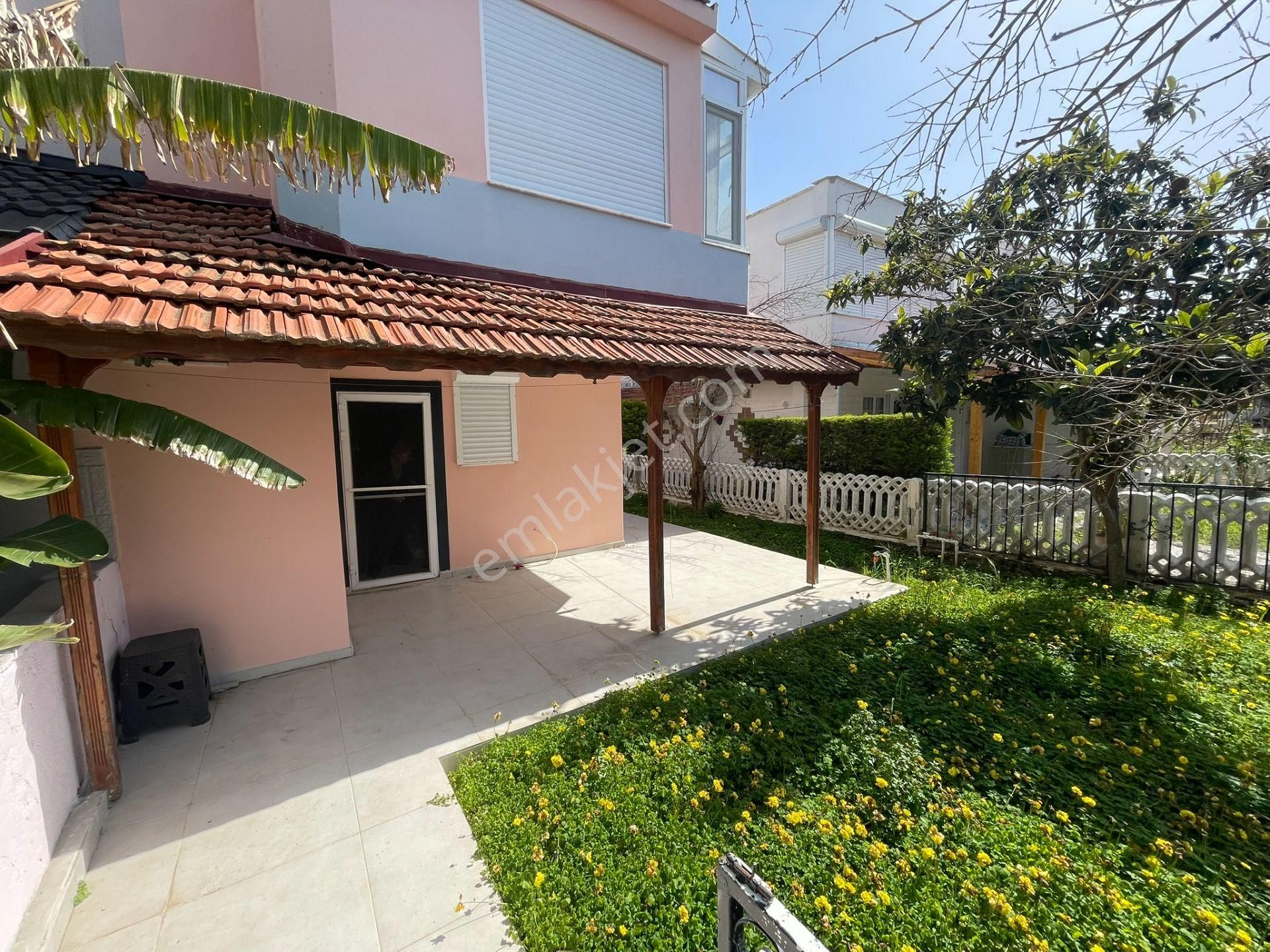 İzmir Çeşme Yalı Mahallesi Atakent Sitesinde Dubleks Villa! - Görsel 26