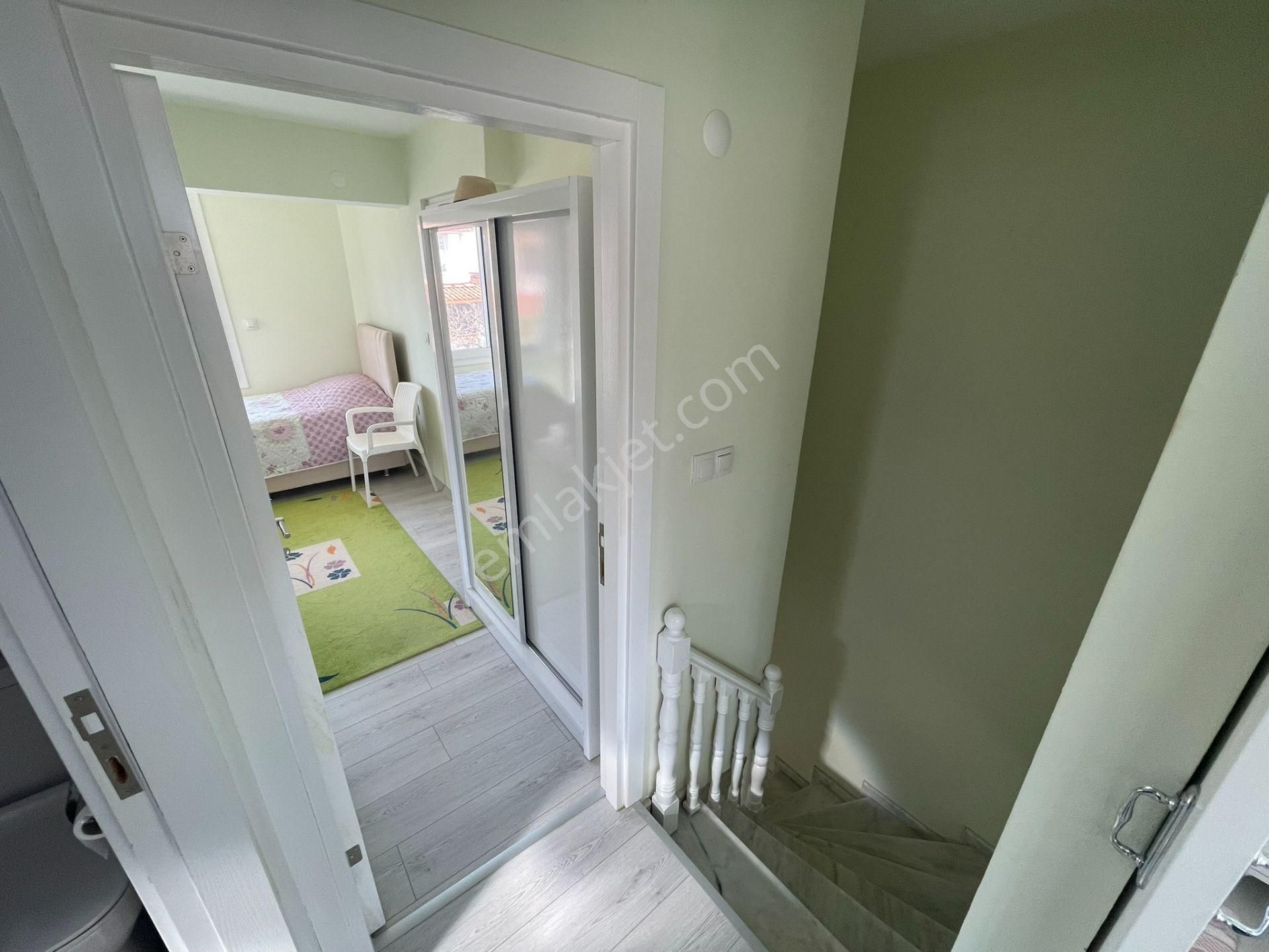 İzmir Çeşme Yalı Mahallesi Atakent Sitesinde Dubleks Villa! - Görsel 21