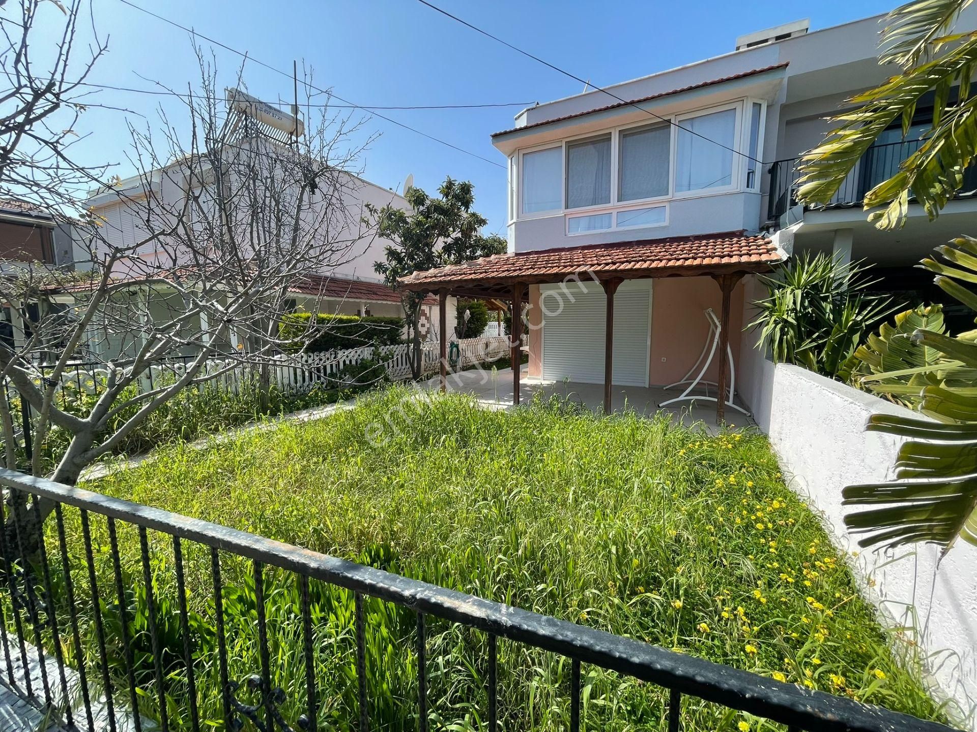 İzmir Çeşme Yalı Mahallesi Atakent Sitesinde Dubleks Villa! - Görsel 33