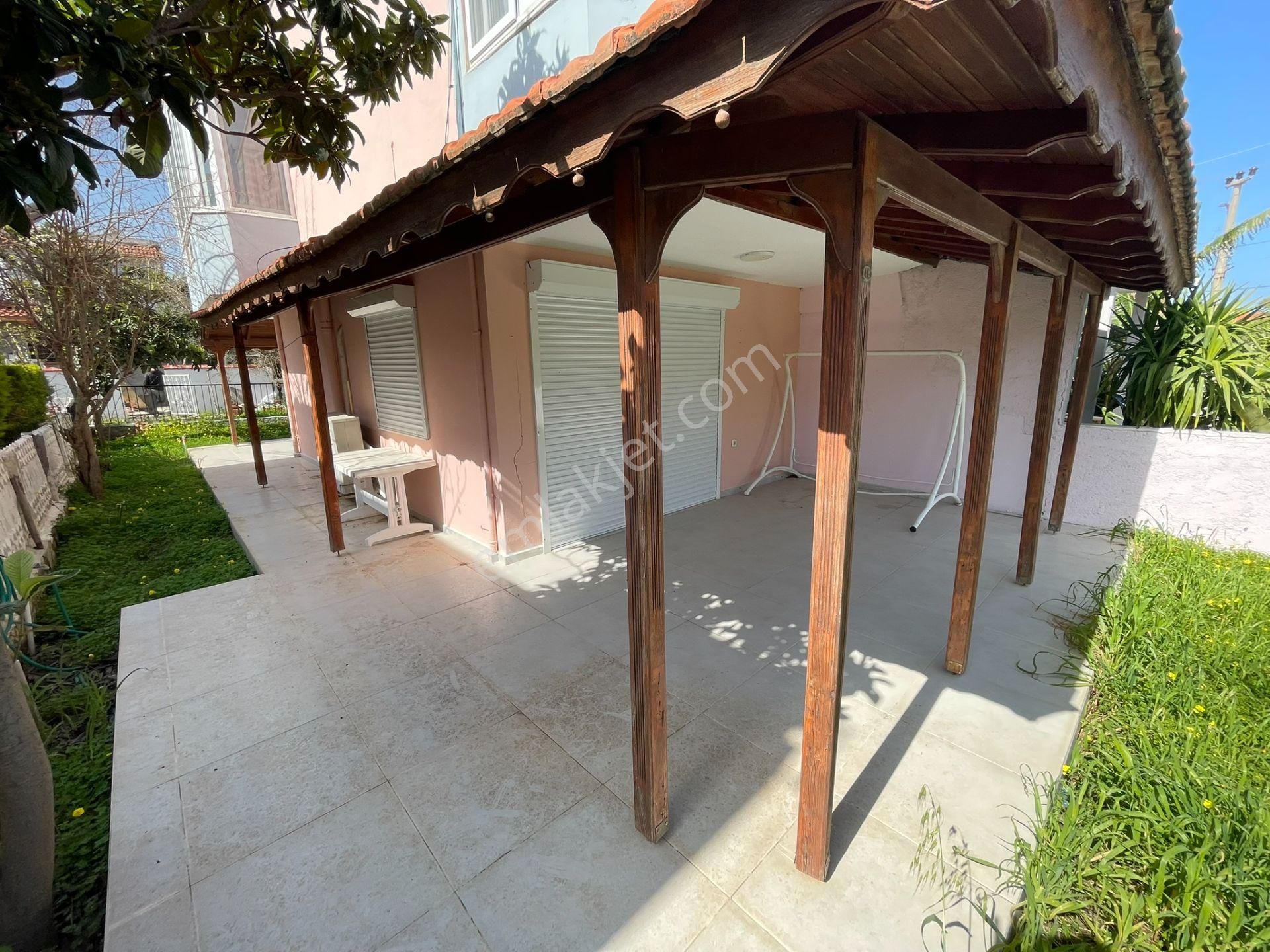 İzmir Çeşme Yalı Mahallesi Atakent Sitesinde Dubleks Villa! - Görsel 28