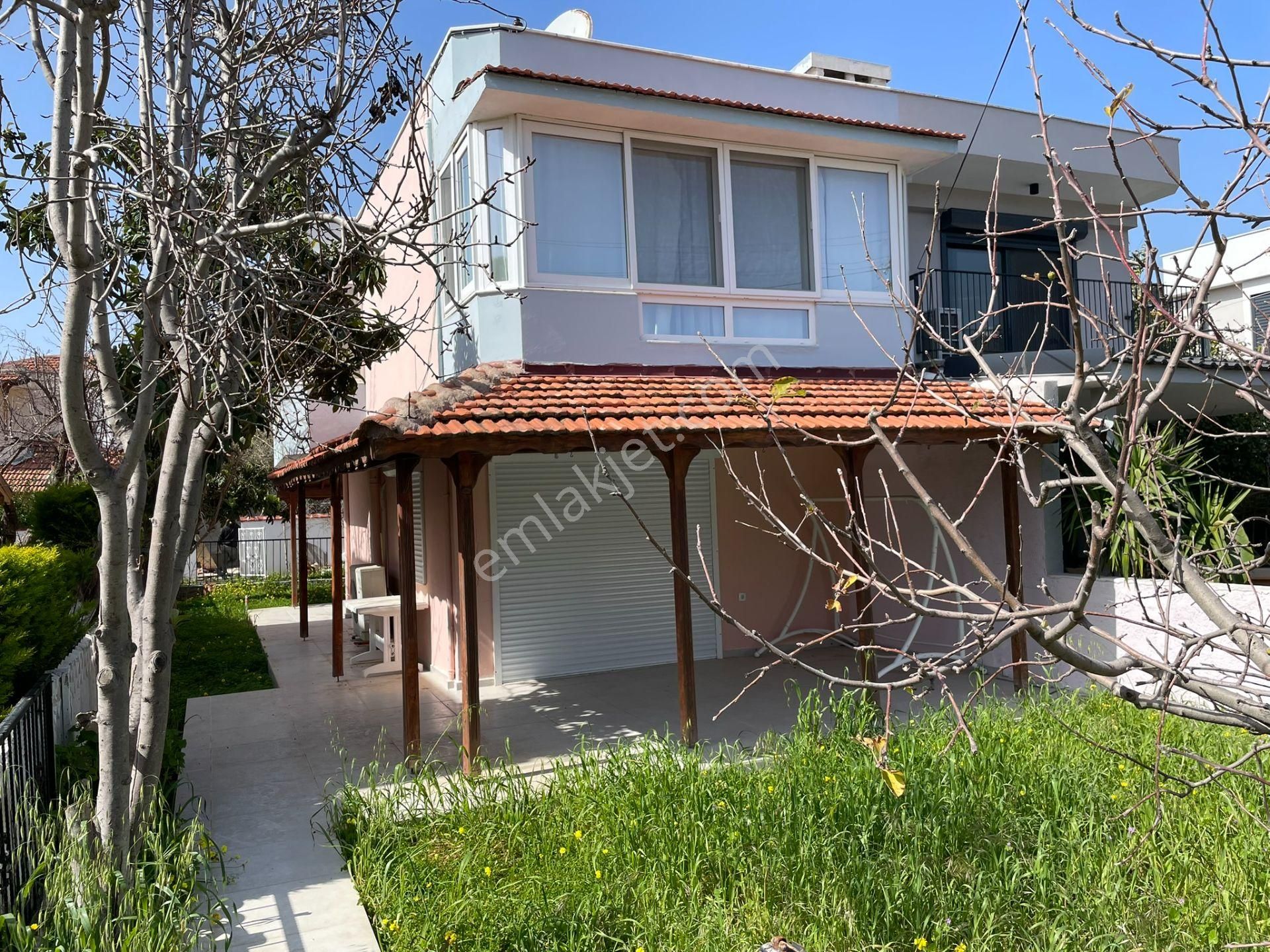 İzmir Çeşme Yalı Mahallesi Atakent Sitesinde Dubleks Villa! - Görsel 29