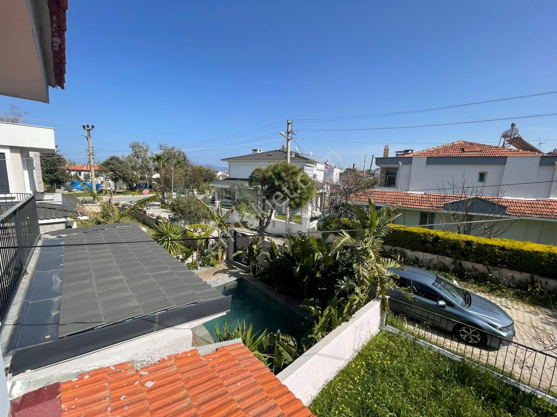 İzmir Çeşme Yalı Mahallesi Atakent Sitesinde Dubleks Villa! - Görsel 22