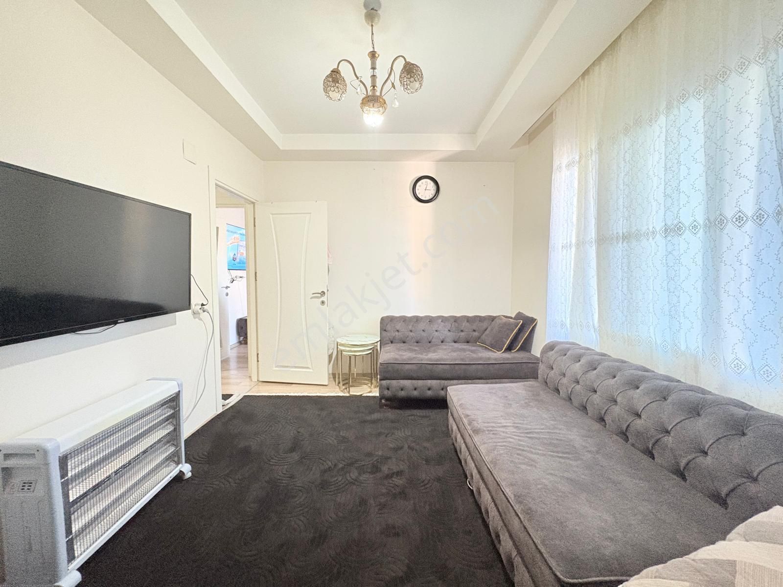 Prestij'den Sağlık'ta Asansörlü Geniş Oturumlu 2+1 Daire - Görsel 16