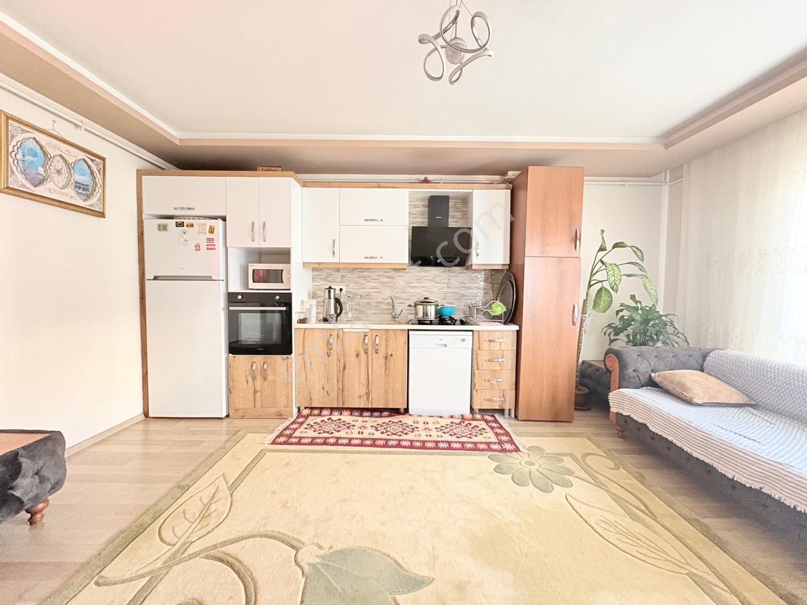 Prestij'den Sağlık'ta Asansörlü Geniş Oturumlu 2+1 Daire - Görsel 5