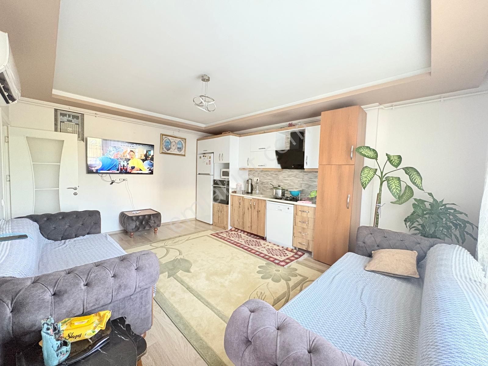 Prestij'den Sağlık'ta Asansörlü Geniş Oturumlu 2+1 Daire