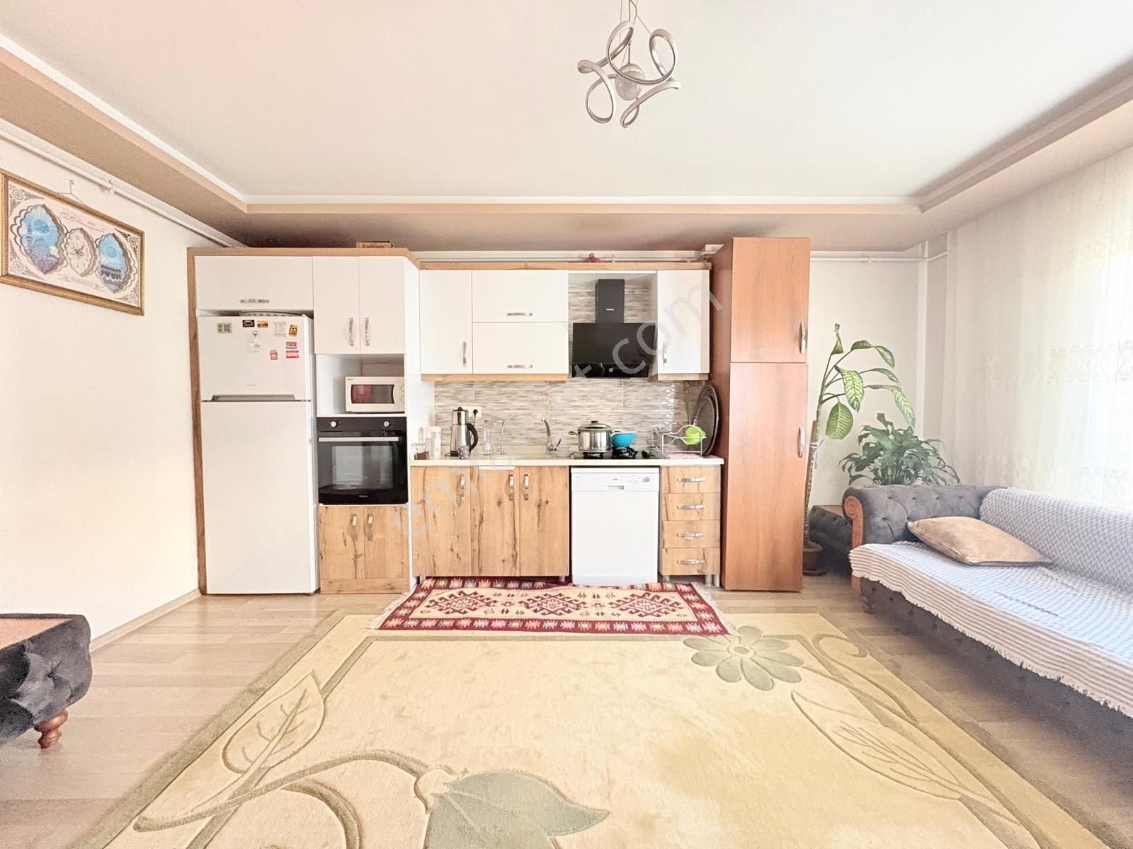 Prestij'den Sağlık'ta Asansörlü Geniş Oturumlu 2+1 Daire - Görsel 10