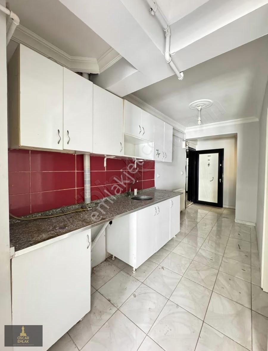 Oscar'dan Kumlubel'de Tramvay Yakını Ara Kat Geniş 1+1