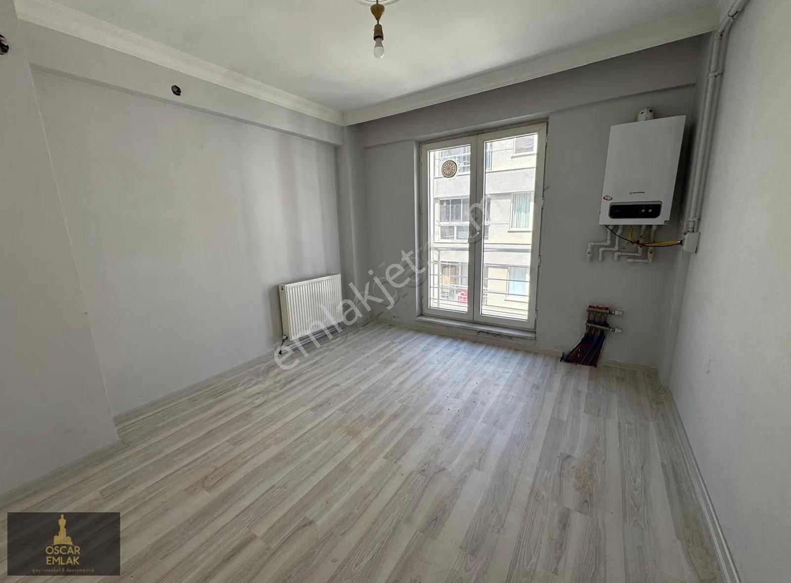 Oscar'dan Kumlubel'de Tramvay Yakını Ara Kat Geniş 1+1 - Görsel 2