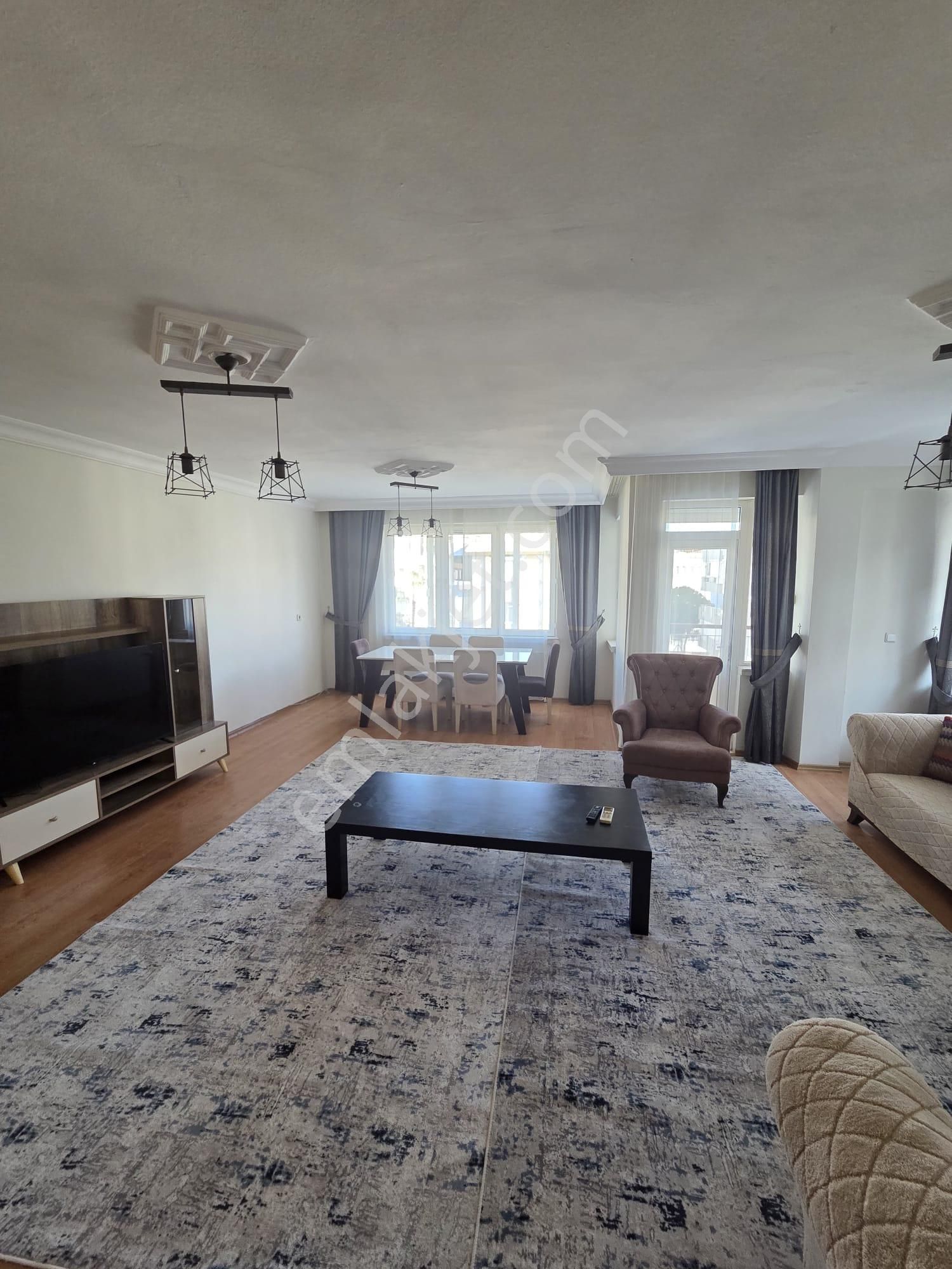 Konyaaltı Liman Mah Kiralık Temiz Eşyalı 3+1 Daire Denize 4oo Mt - Görsel 3