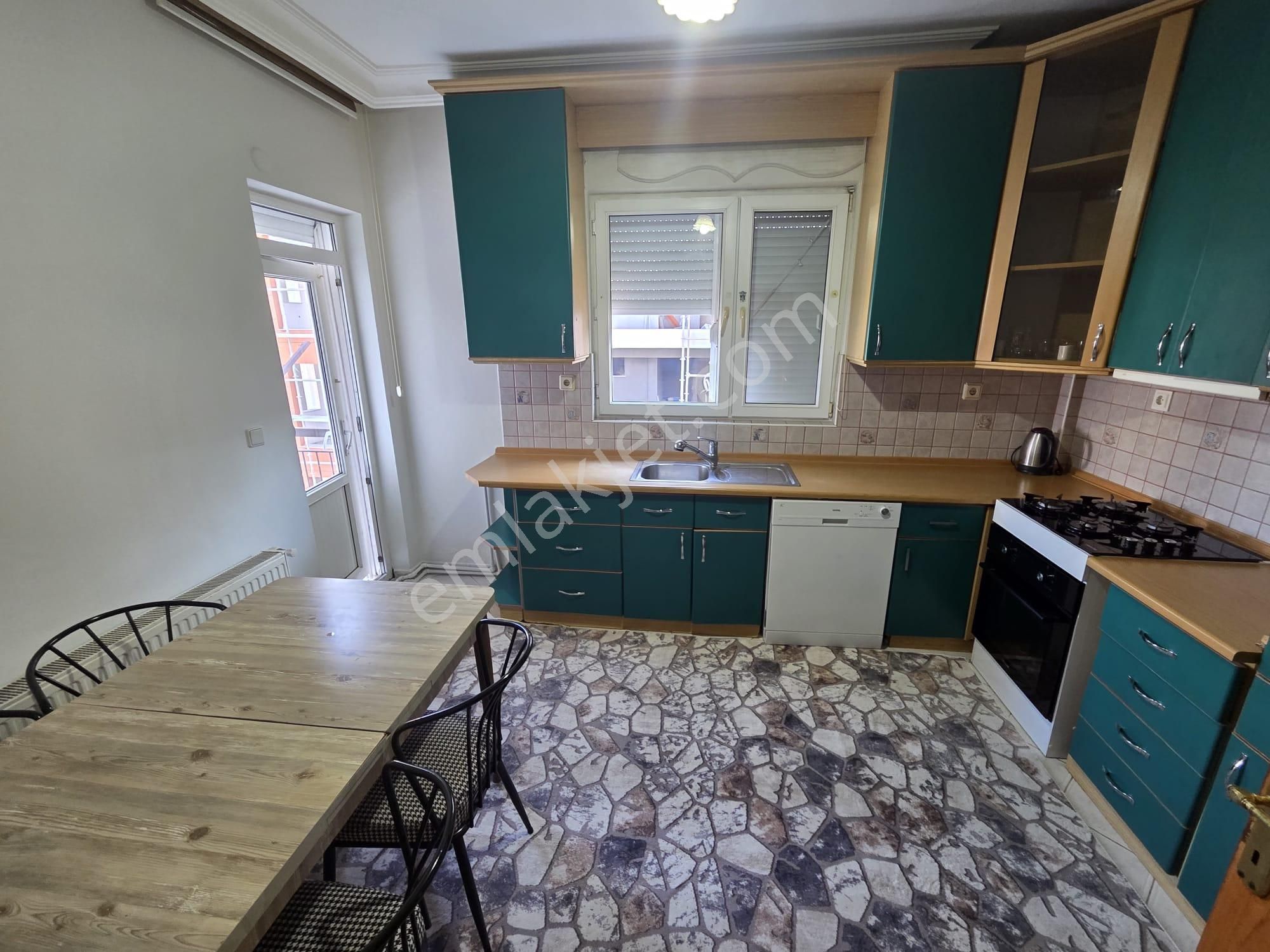 Konyaaltı Liman Mah Kiralık Temiz Eşyalı 3+1 Daire Denize 4oo Mt - Görsel 5