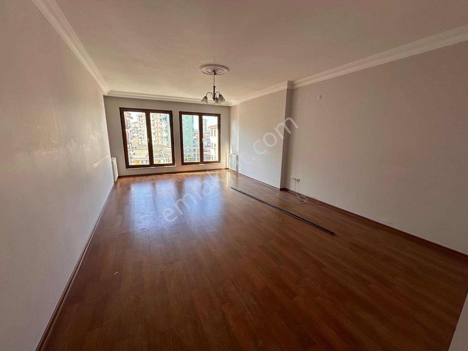 Sancaktepe Yeşilkoru Sitesi'nde 3+1 Kiralık Daire - Görsel 2