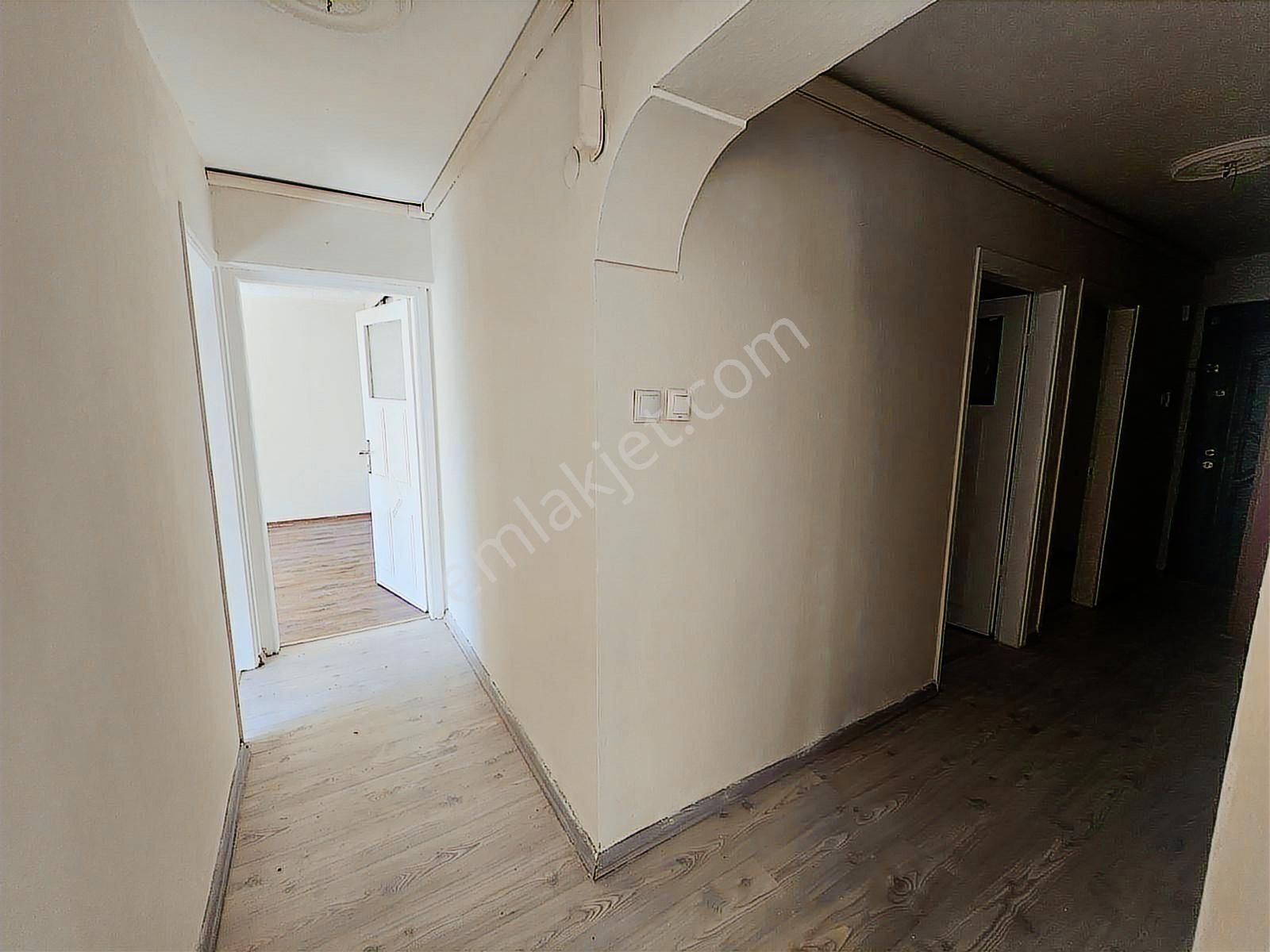 Fikri Altay Mahallesinde Kiralık 2+1 Daire - Görsel 15