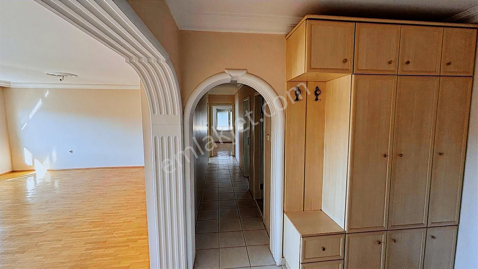Barış Mah. Fsm Metroya 50 M Site İçerisinde 3+1 Kombili Daire - Görsel 5