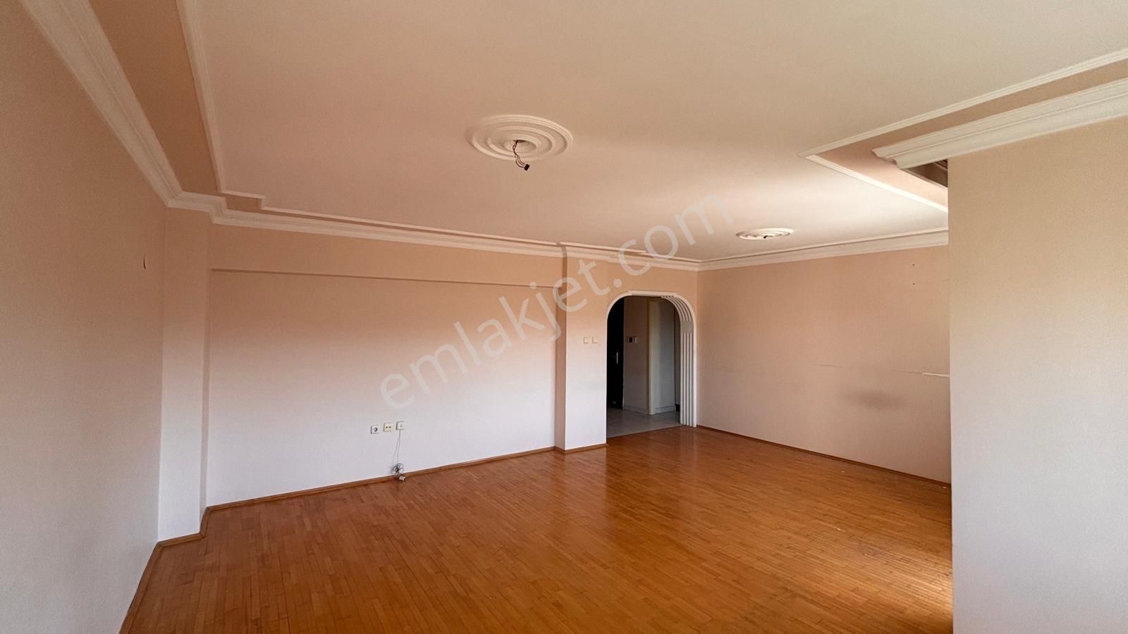 Barış Mah. Fsm Metroya 50 M Site İçerisinde 3+1 Kombili Daire - Görsel 7