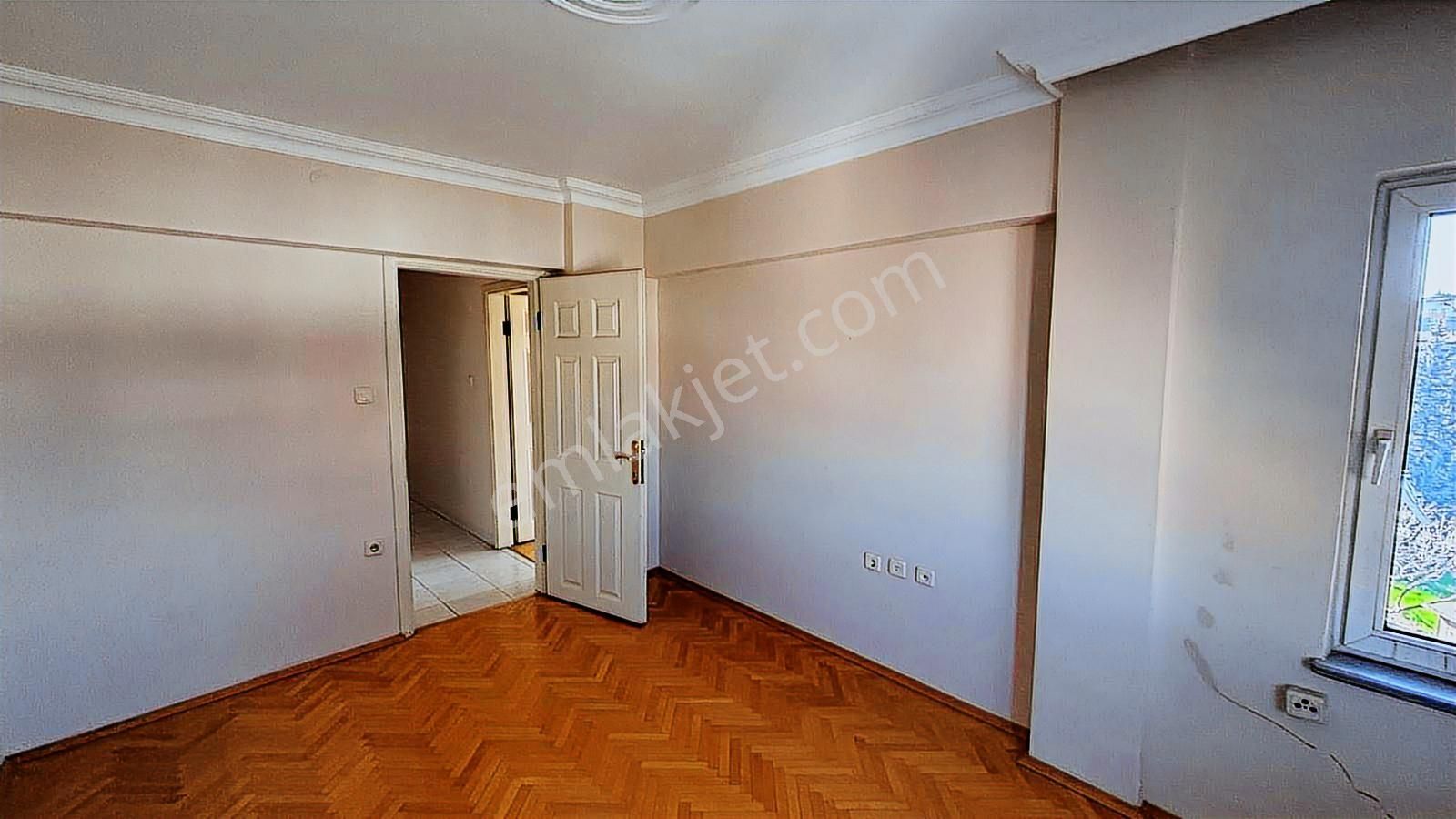 Barış Mah. Fsm Metroya 50 M Site İçerisinde 3+1 Kombili Daire - Görsel 11