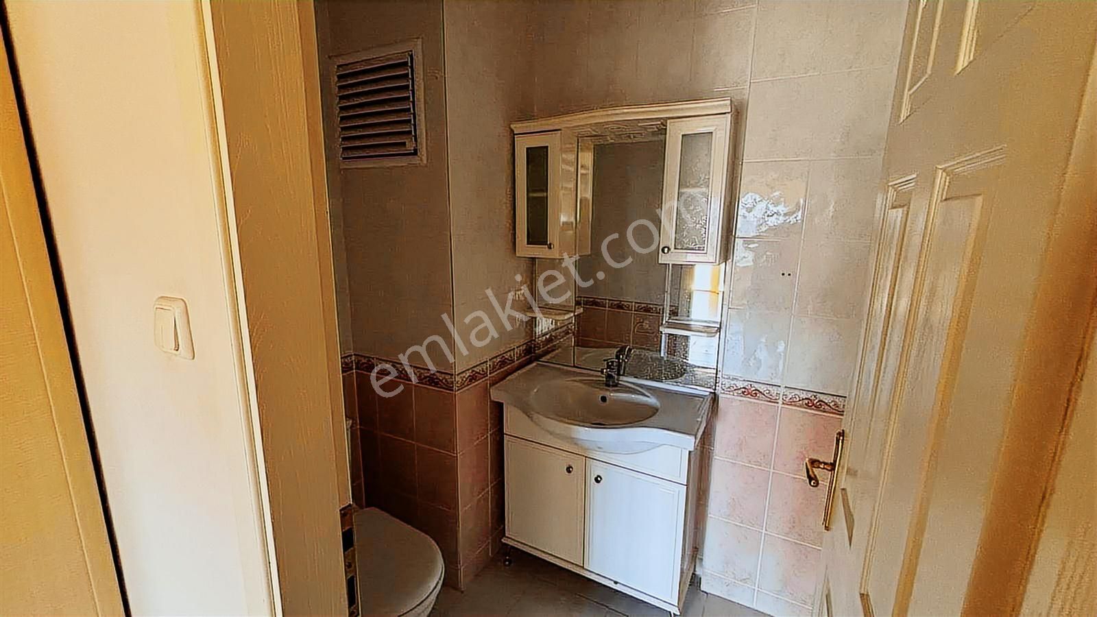 Barış Mah. Fsm Metroya 50 M Site İçerisinde 3+1 Kombili Daire - Görsel 17