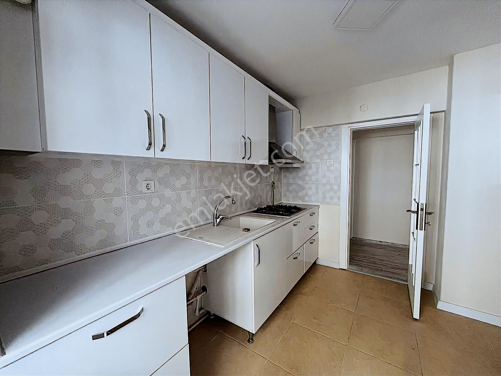 Inonu Caddesinde 3+1 Bakımlı Daire - Görsel 21