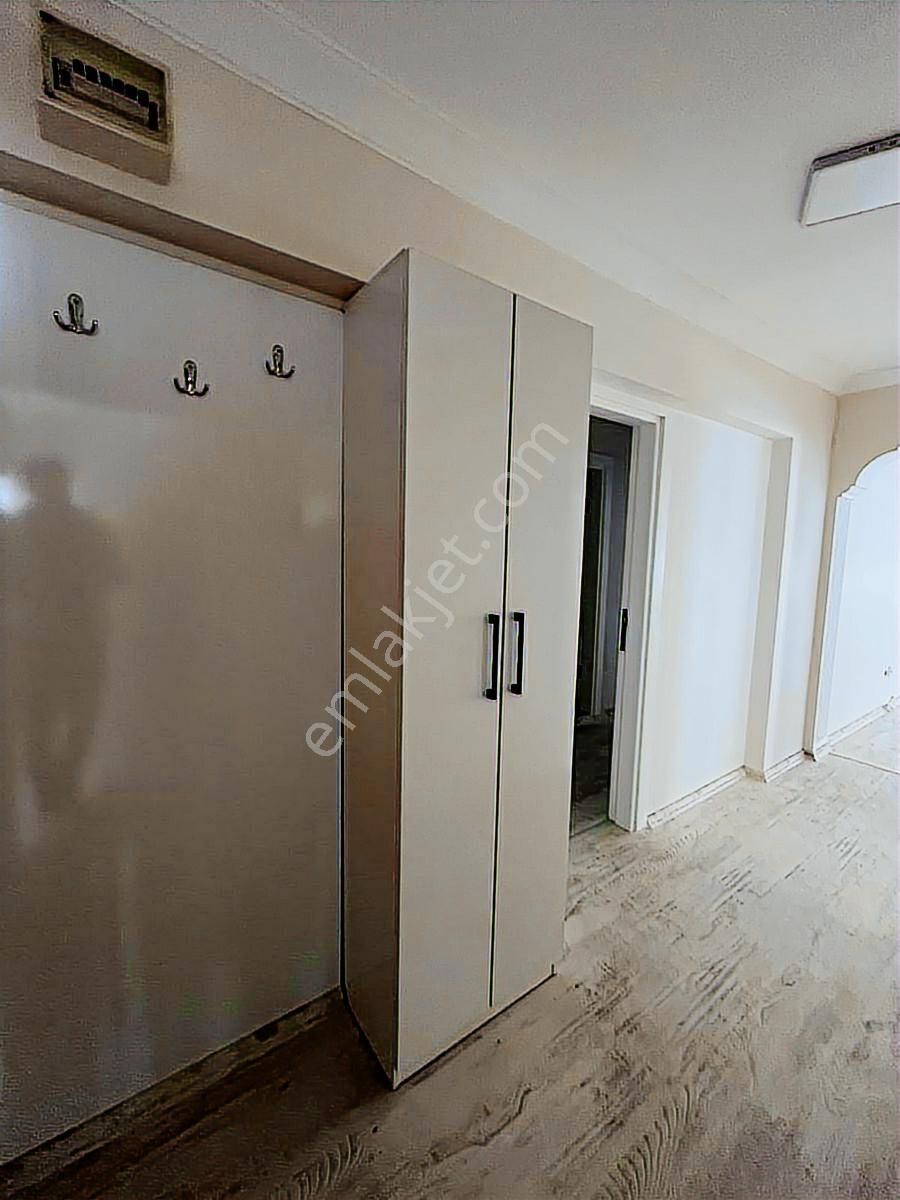 Inonu Caddesinde 3+1 Bakımlı Daire - Görsel 8