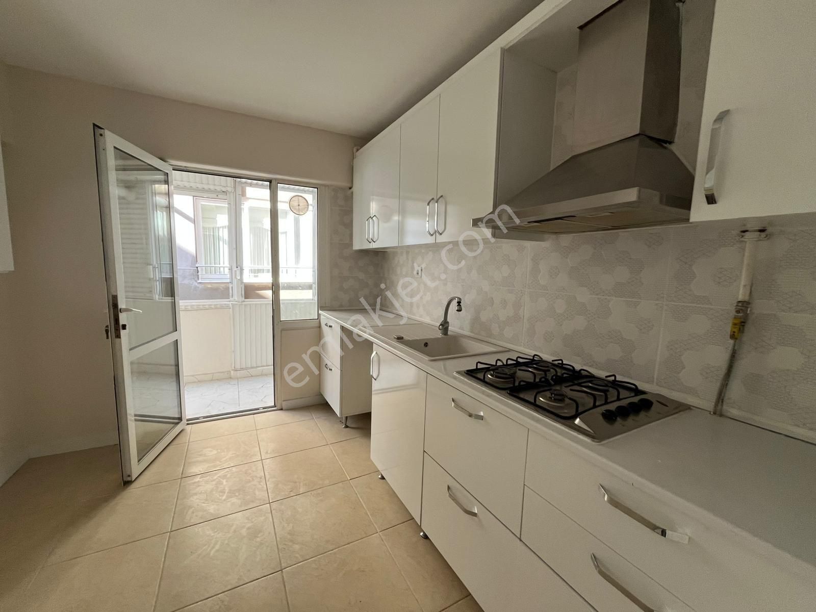 Inonu Caddesinde 3+1 Bakımlı Daire - Görsel 20