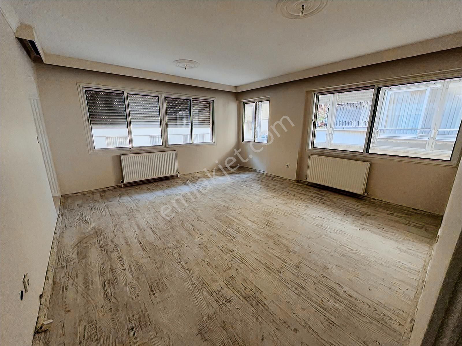 Inonu Caddesinde 3+1 Bakımlı Daire