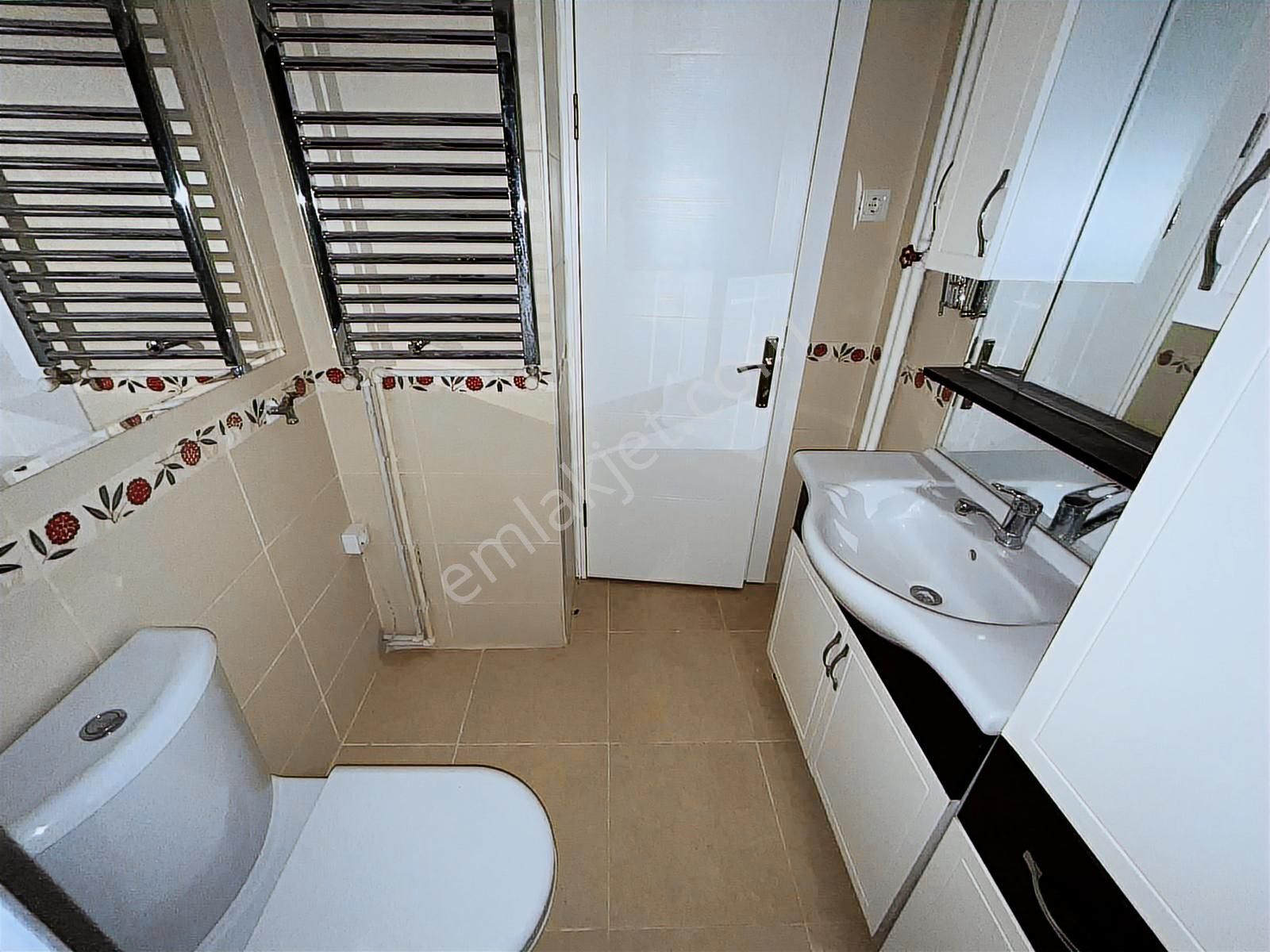 Inonu Caddesinde 3+1 Bakımlı Daire - Görsel 7