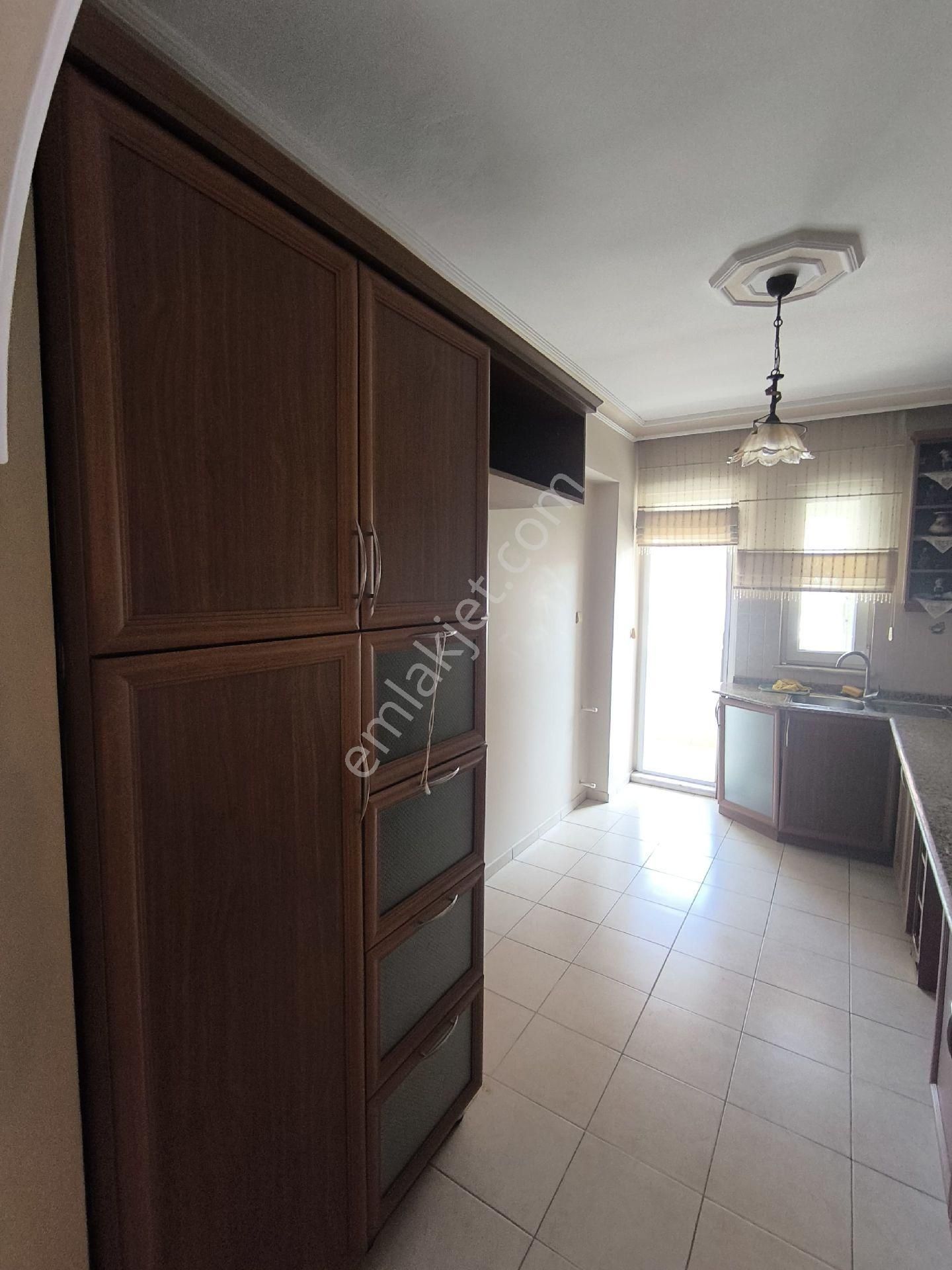 Özgürlük Mah. Tramvay Ve Özdilek Avm Yanı 160 M² Geniş 3+1 Satılık - Görsel 2