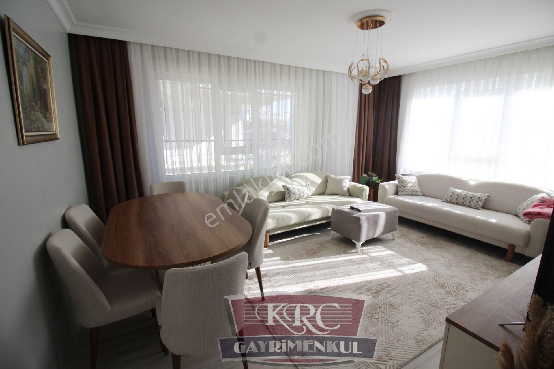 Krc'den Tıp Fakültesi Caddesine Komşu Geniş 4+1 Satılık Daire