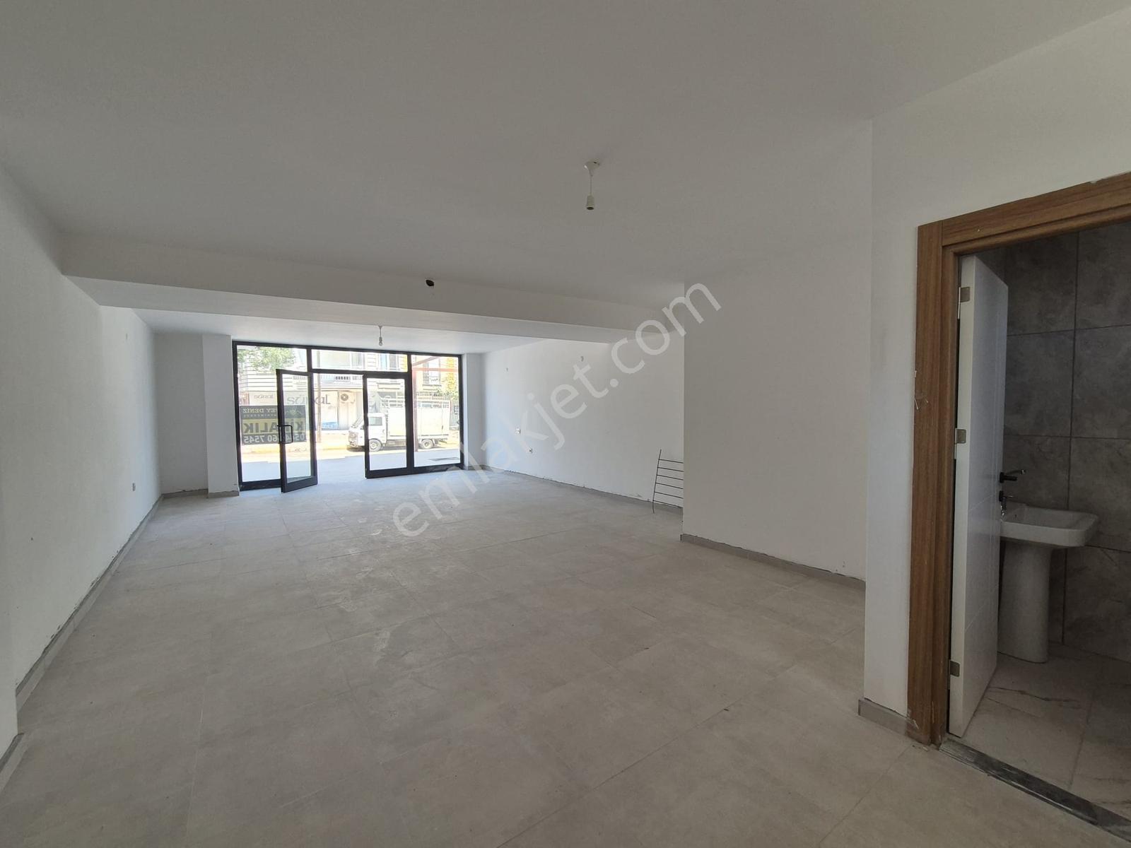 Çamlıbel'de Kiralık 70+30 M² Dükkan - Okullar Ve Cadde Yakını