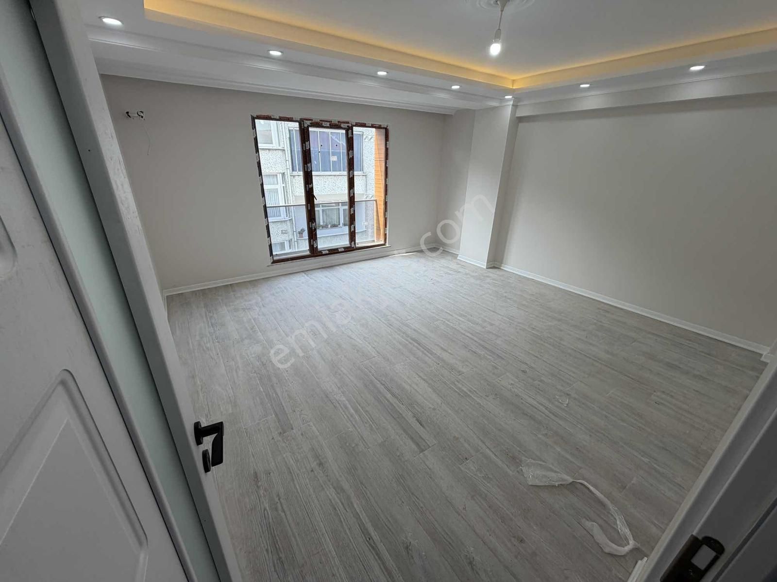 Aydın İnş. Göçmen Sokağında 2+1 110m2 3 Kat Sıfır Lüx Daire - Görsel 2