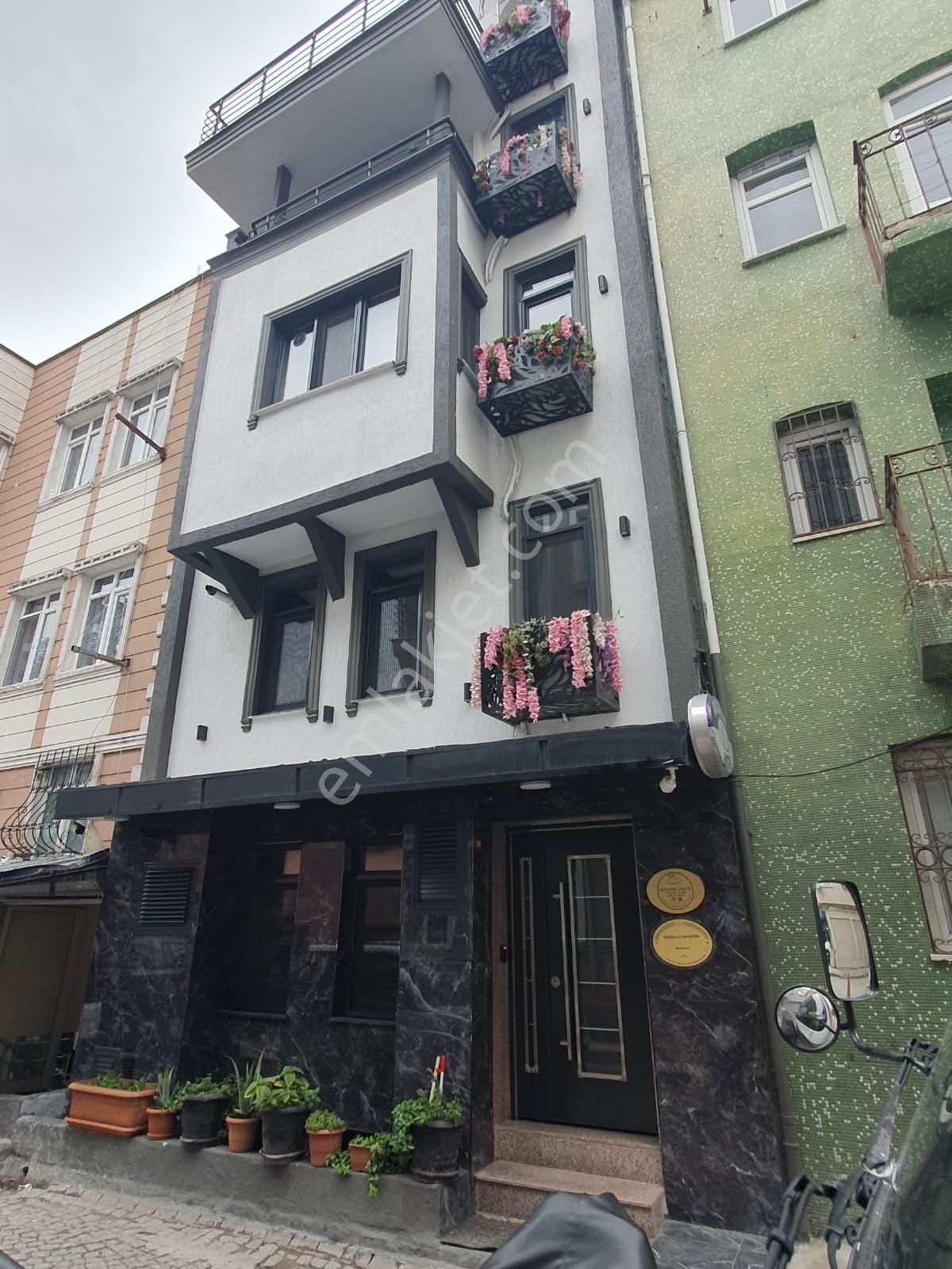 Satlık Bina Otel Pansiyon Ruhsatlı Deniz Mansaralı Fatihde Kelepir Fiyata - Görsel 2