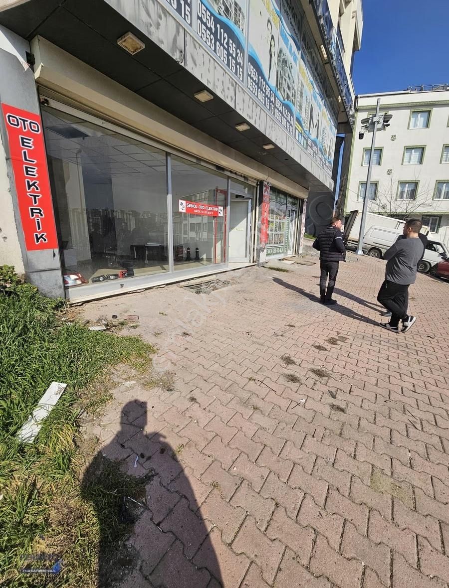 Esenyurt Kıraçta Yunus Emre Caddesinde Depolu Dükkan - Görsel 2