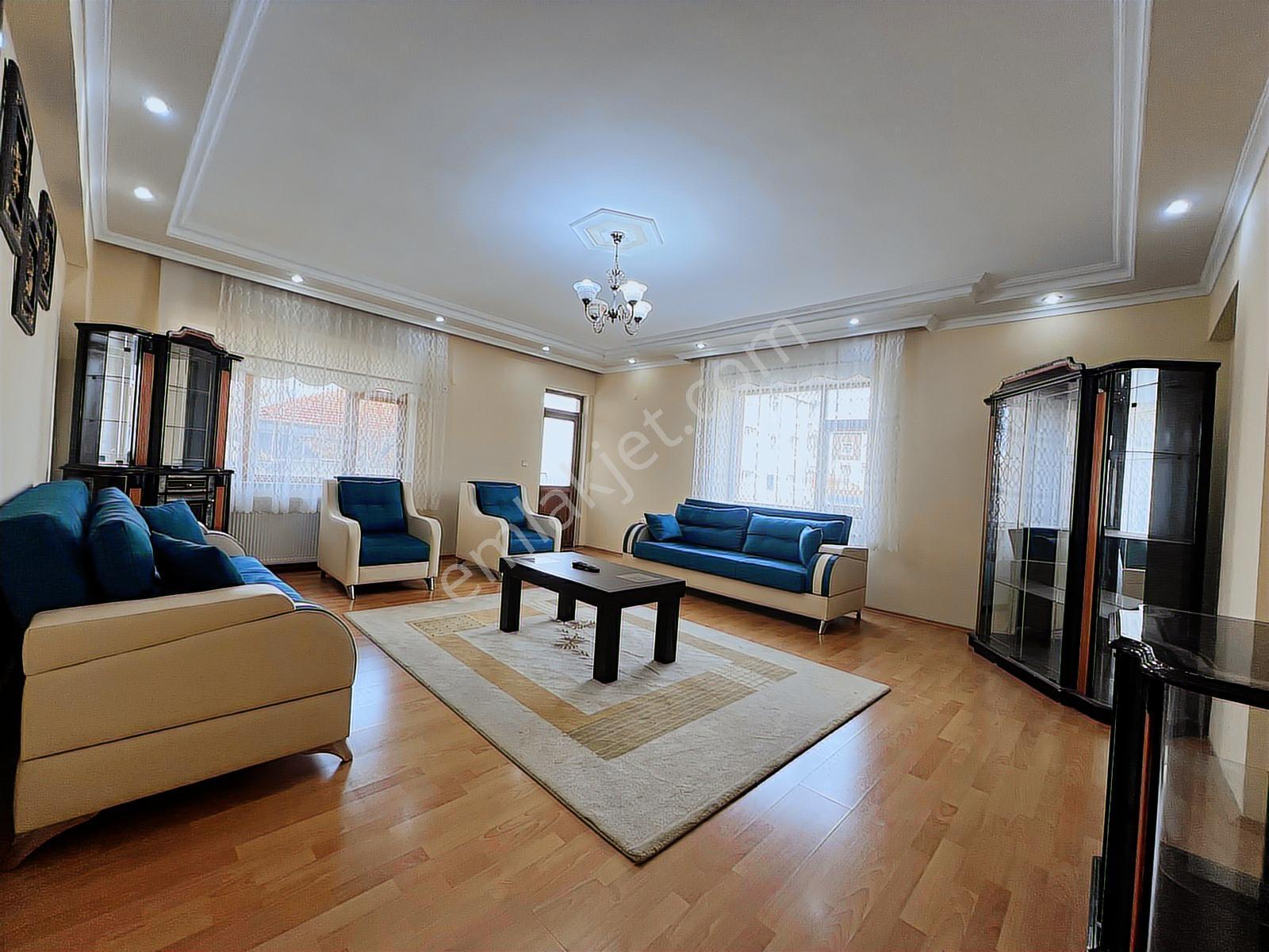 Alperen Gayrımenkul'den Merkezde 3+1 Eşyalı Kiralık Daire - Görsel 3