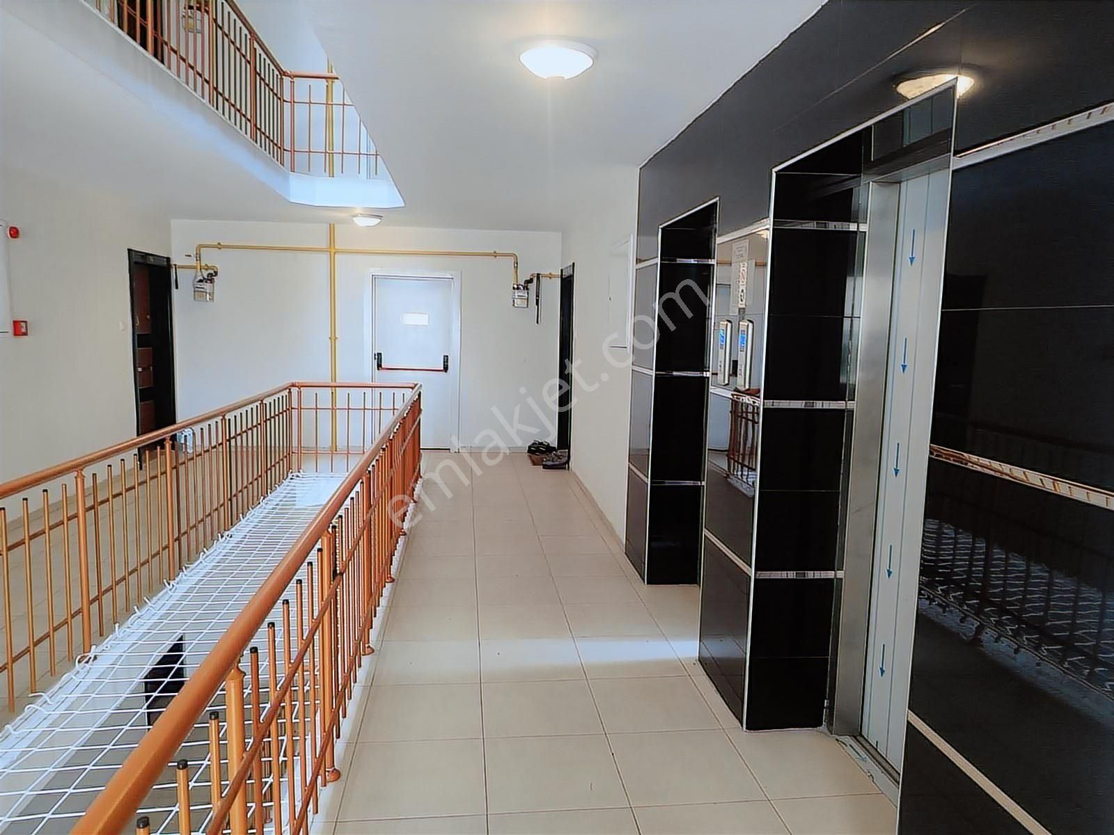 111'den Sitesi Güzel Kullanışlı 3+1 Kiralık Daire - Görsel 13