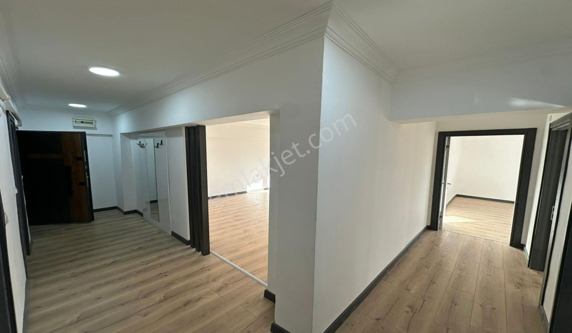 Bademlikde 3+1 Kat Konumunda Full Yapılı Park Manzarlı Masrafsız - Görsel 24