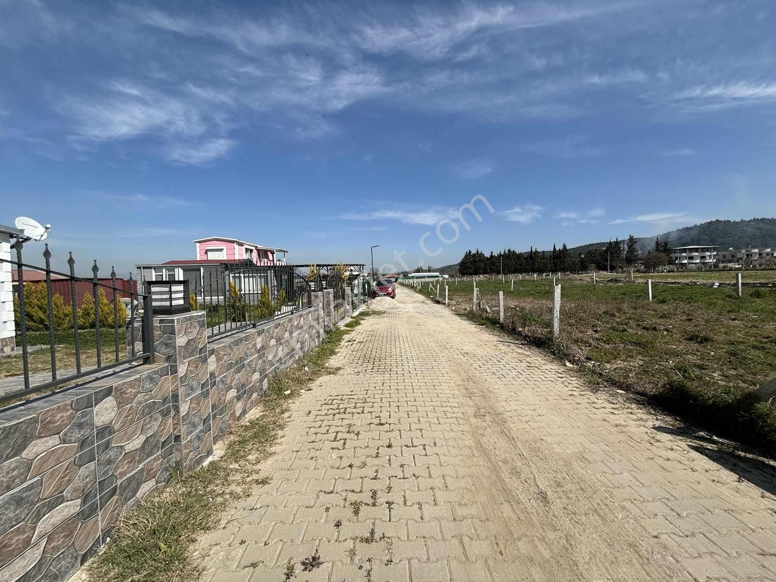 Değirmendere'de 300 M2 Parseller Elektrik Su Var Araç Takaslı - Görsel 3