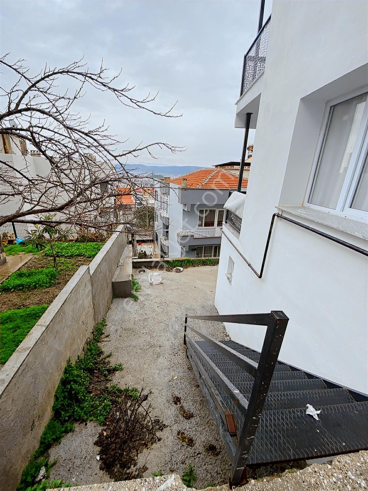 Bergama Zafer Mahallesinde Komple Tadilatlı Bina Satışta - Görsel 5