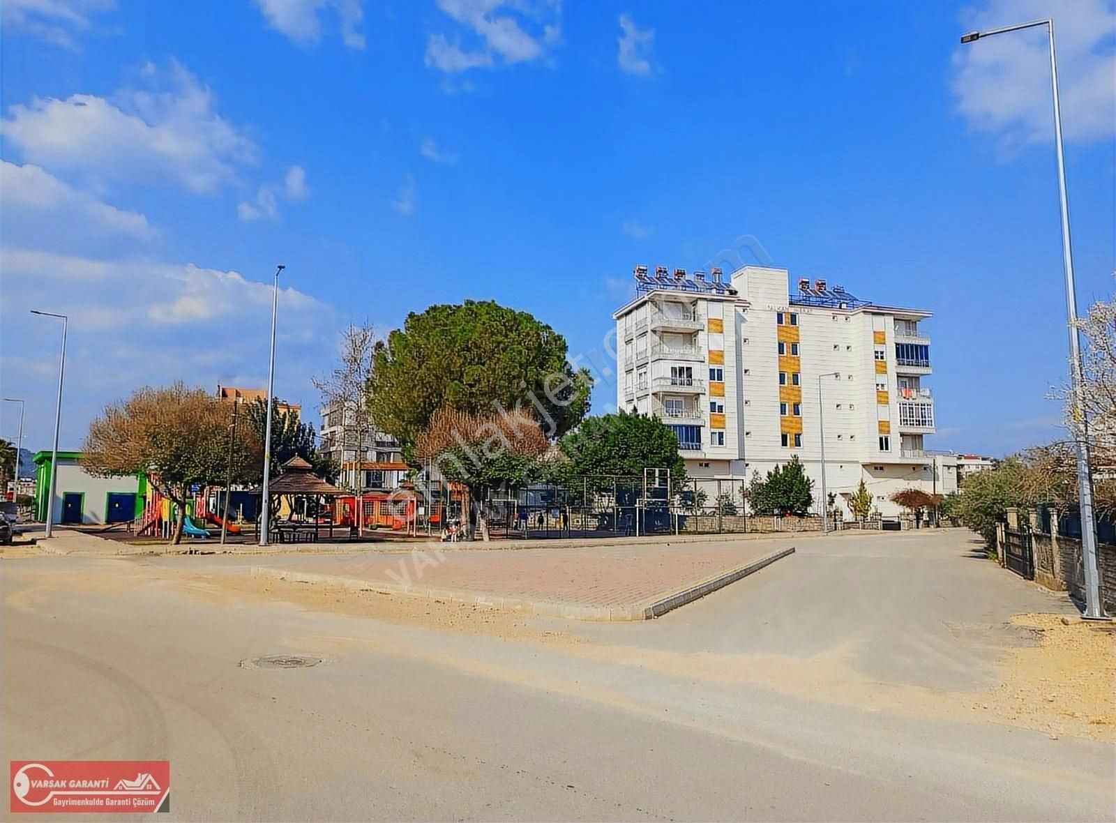 2+1 Ayrı Mutfaklı Geniş Kullanımlı Çift Balkonlu Katta Daire - Görsel 11