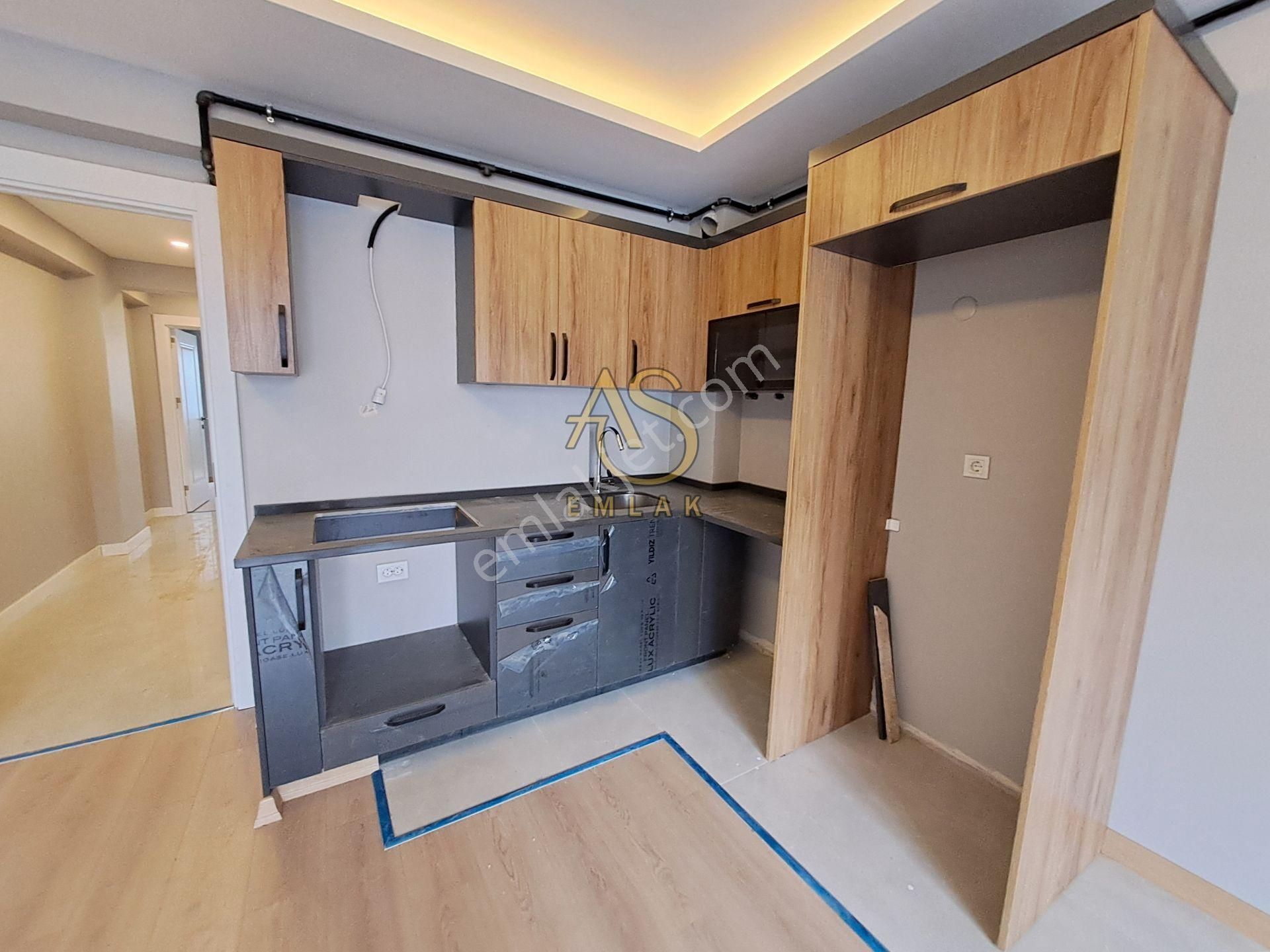 As Emlaktan 1+1 Yeni Binada Bağlarbaşı Metroya Yakın 3.kat Daire - Görsel 5