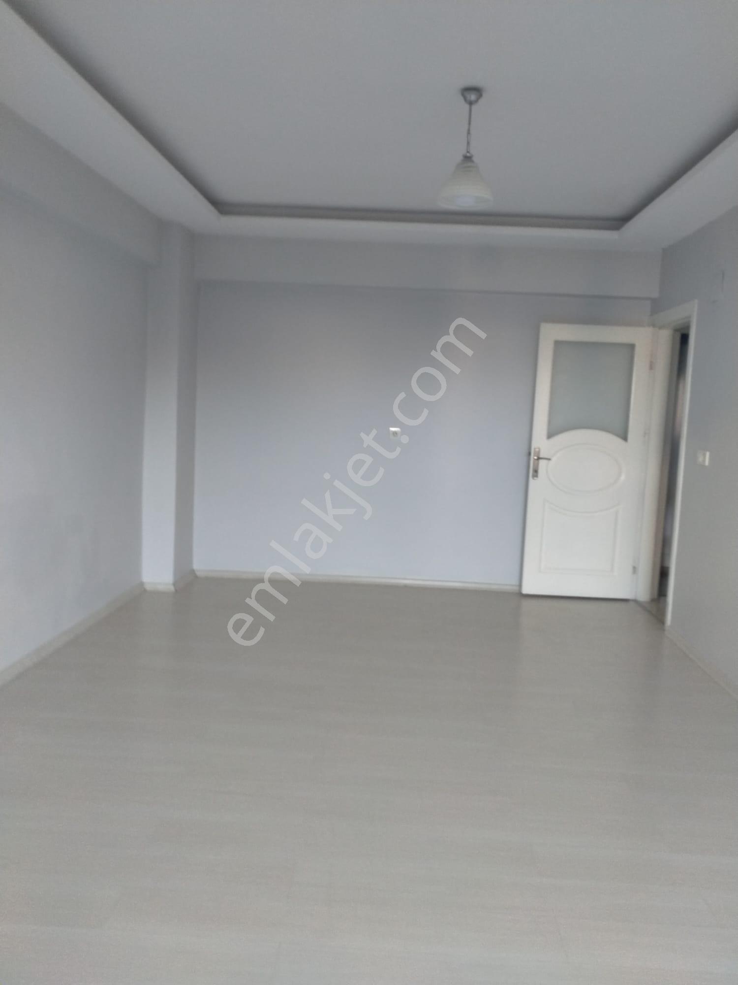 Salihli Berkay Emlaktan Eskicami Mah Kiralık 2+1 Doğalgaz Isıtmalı Daire - Görsel 13