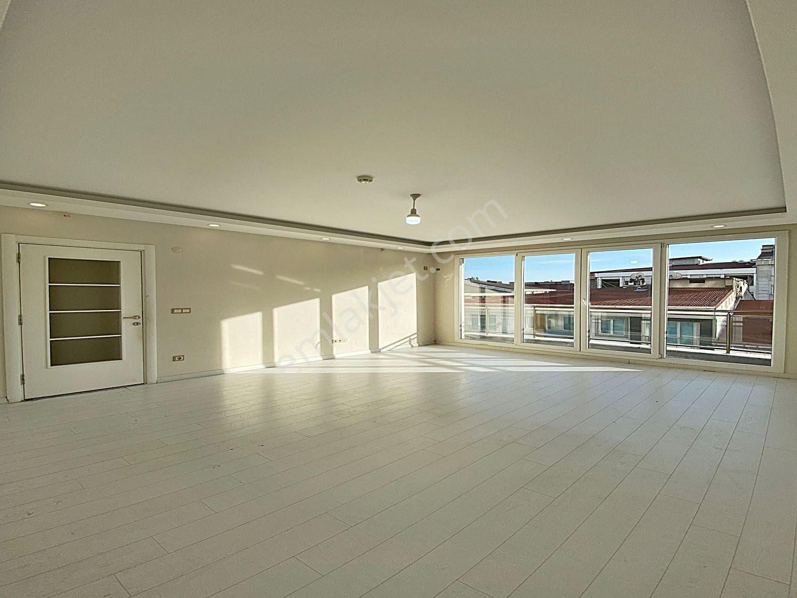 Cadde34 Yapı'dan Kapalı Otoparklı Site İçerisinde 3+1 Eminevime Uygun Satılık Daire