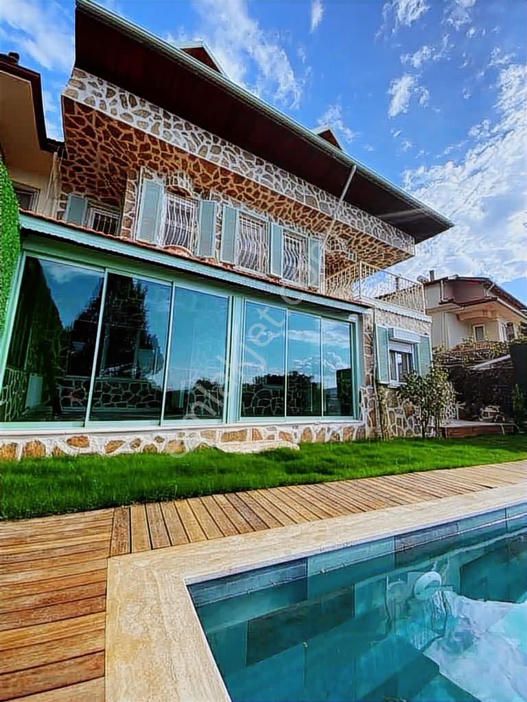 Muğla Menteşe Ortaköyde 500 M2 Arsa İçinde Villa