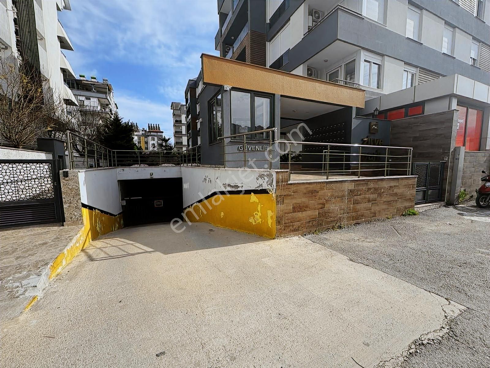 Kiralık 3+1 Geniş 3 Banyolu Daire - Görsel 3