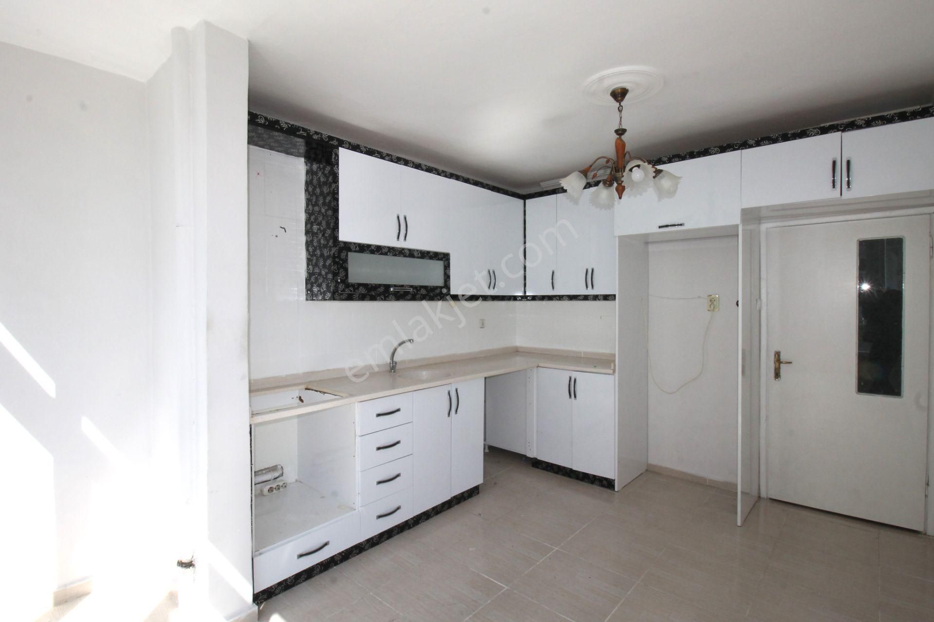 Retro’dan Mezitli Yeni Mh. Mükemmel Lokasyonda Masrafsız 3+1 - Görsel 13