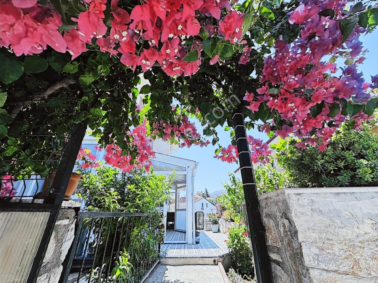 Satılık Datça Merkez'de Fırsat Karanlık Odasız Bahçeli 2+1 Daire - Görsel 11