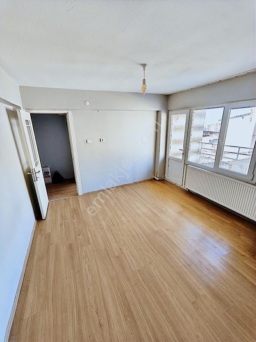 Hastane Ve Cadde Yakını 3+1 Köşe Doğalgazlı Manzaralı - Görsel 5