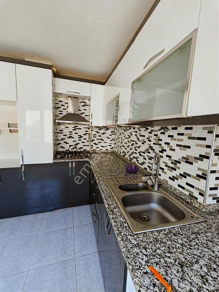 Hastane Ve Cadde Yakını 3+1 Köşe Doğalgazlı Manzaralı - Görsel 19